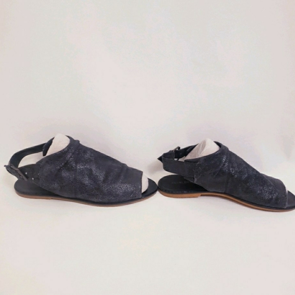 Kelsi Dagger blk leather slingback flat sandals